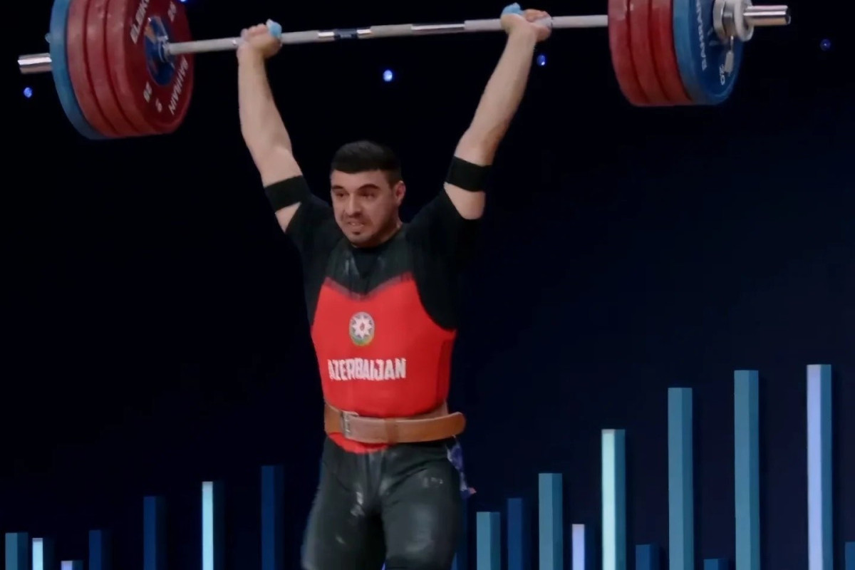 Dadaş Dadaşbəyli dünya çempionatının gümüş medalını qazanıb