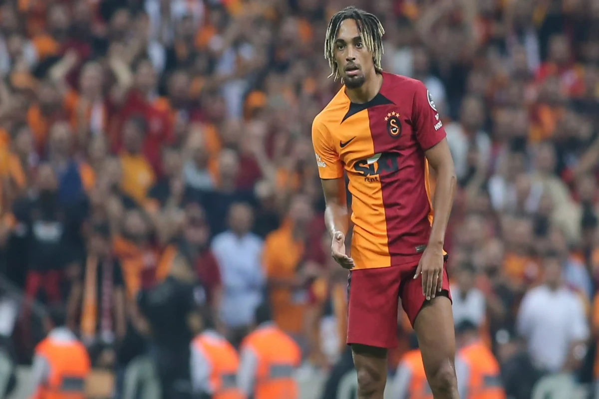 PSJ “Qalatasaray”ın müdafiəçisini istəyir 