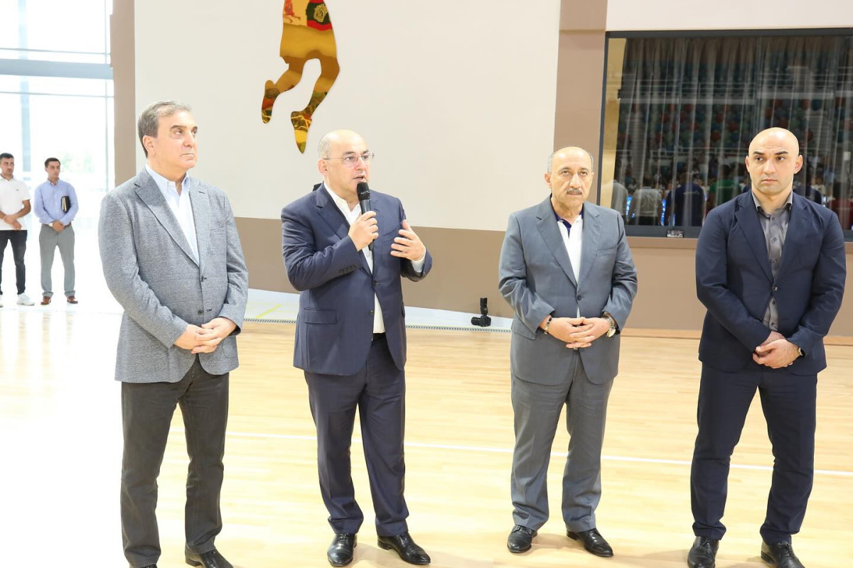 Gəncə Regional Voleybol Klubunun yeniyetmə voleybolçuları ilə görüş keçirilib