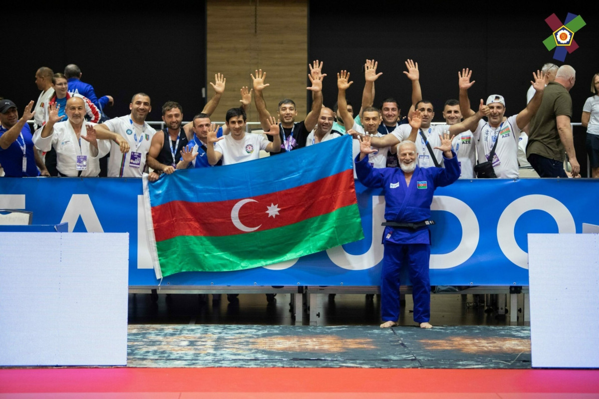 Veteran cüdoçularımız qitə çempionatında 11 medal qazanıblar