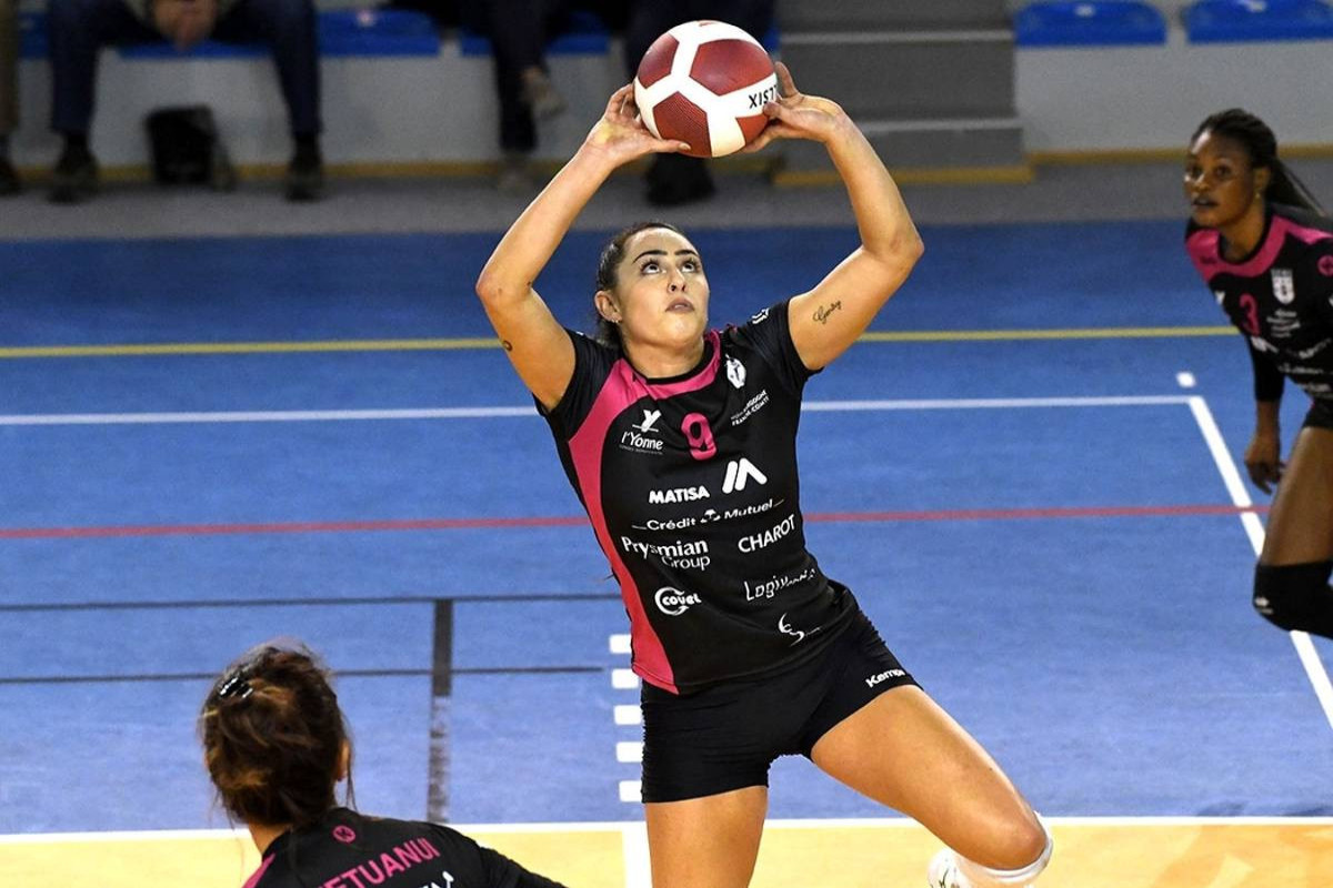 "Azərreyl"in voleybolçusu: "Turnir cədvəlindəki yerimizi qorumağı düşünürük"