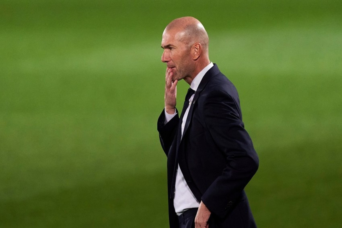 Zidan Bundesliqa klubuna rəhbərlik edə bilər