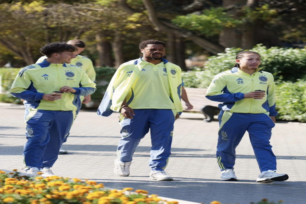 "Ayaks"ın futbolçuları Bakını gəziblər - FOTO 