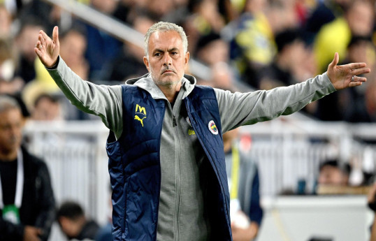 Mourinyo komandanın məşqində zədələndi