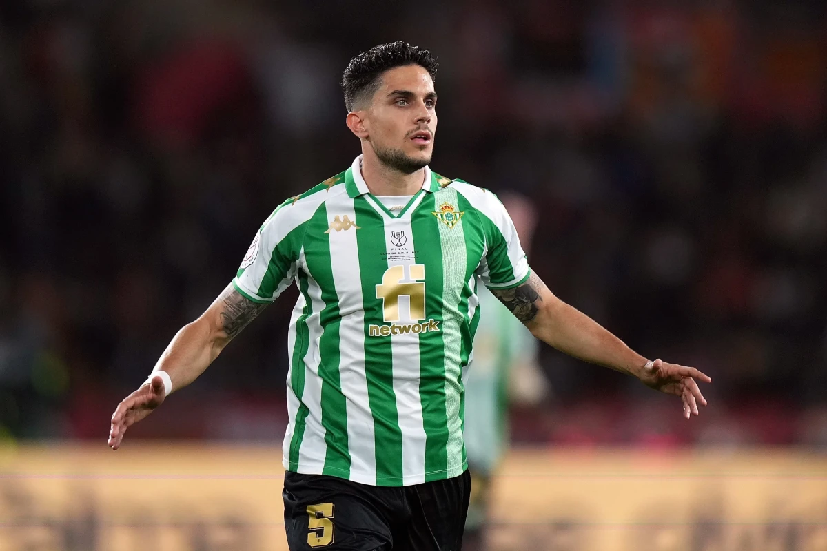 “Betis” ispaniyalı ilə müqavilə yeniləyib