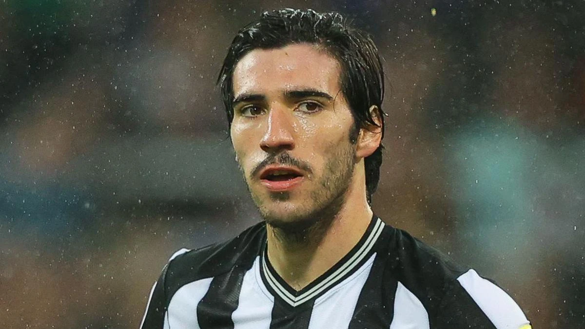 Tonali “Real” yolunda