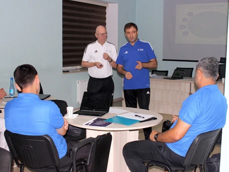 UEFA Pro kursunun III mərhələsi keçirilir