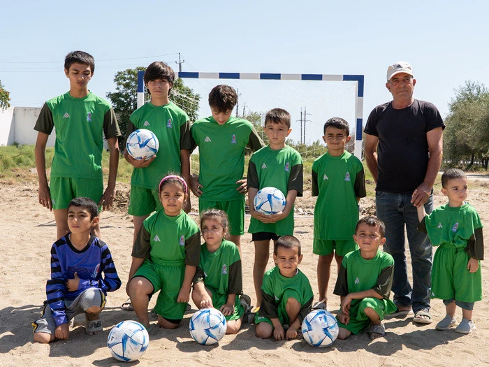 AFFA azyaşlıları futbol inventarları ilə təmin edib - FOTO 