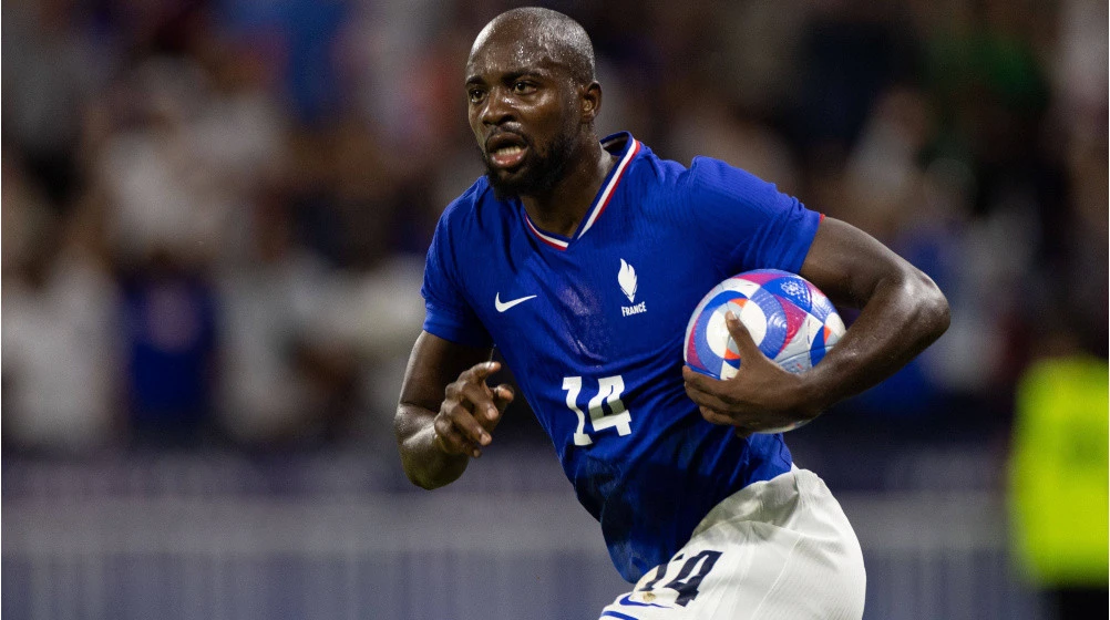 Fransa millisinin üzvü “Yunayted” yolunda