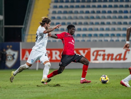 Qəbələdə matç başladı - YENİLƏNİR 