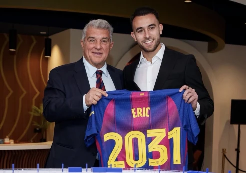 İspaniyalı müdafiəçi daha 6 il “Barsa”da - RƏSMİ 