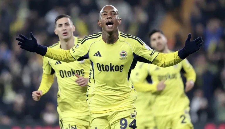 Super Liqa: “Fənər” 3 xalı 4 qolla qazandı