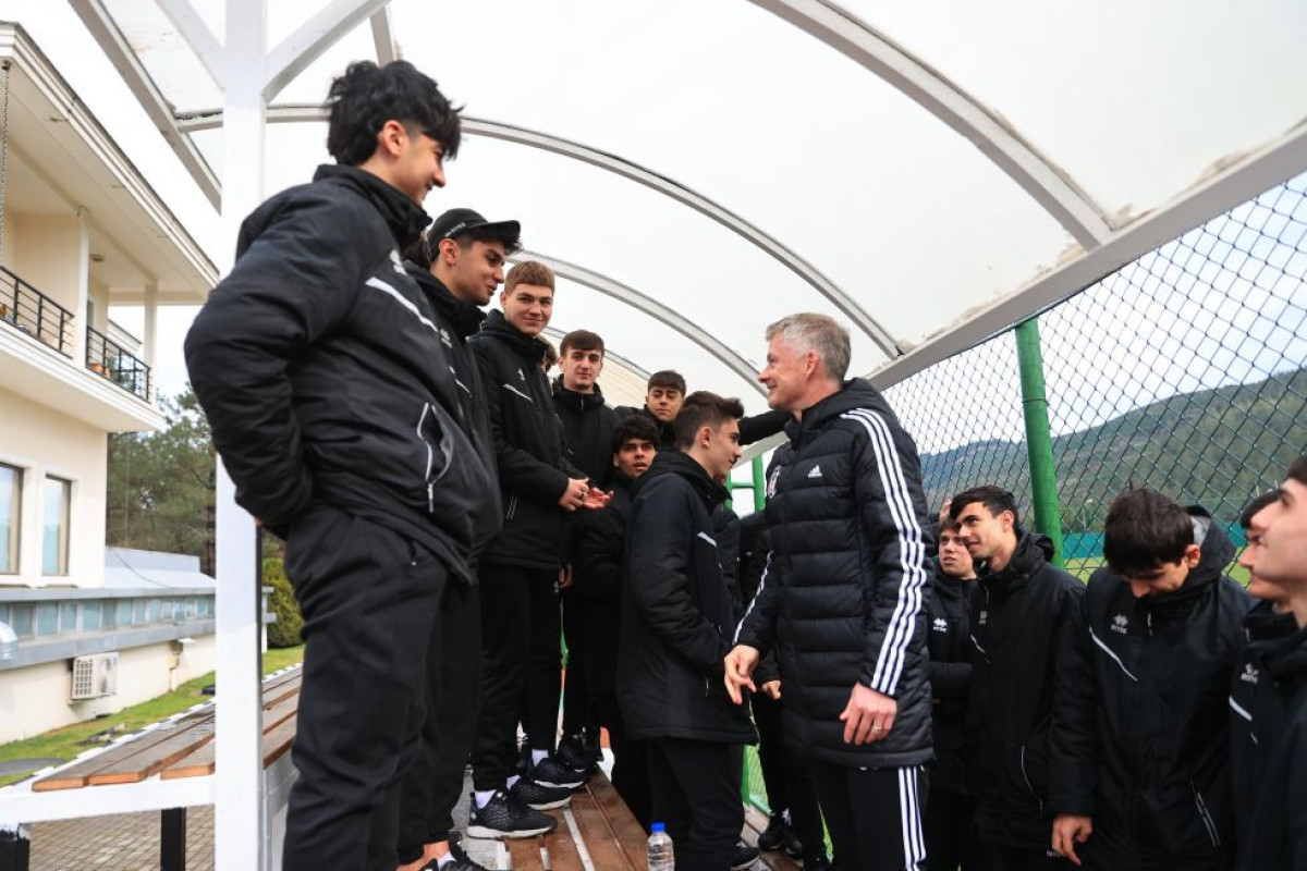 Sulşerli "Beşiktaş" "Neftçi"nin futbolçuları ilə görüşüb