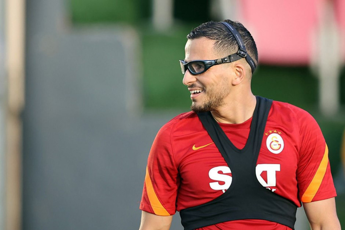 Sabiq "Qalatasaray"lı karyerasını bitirib