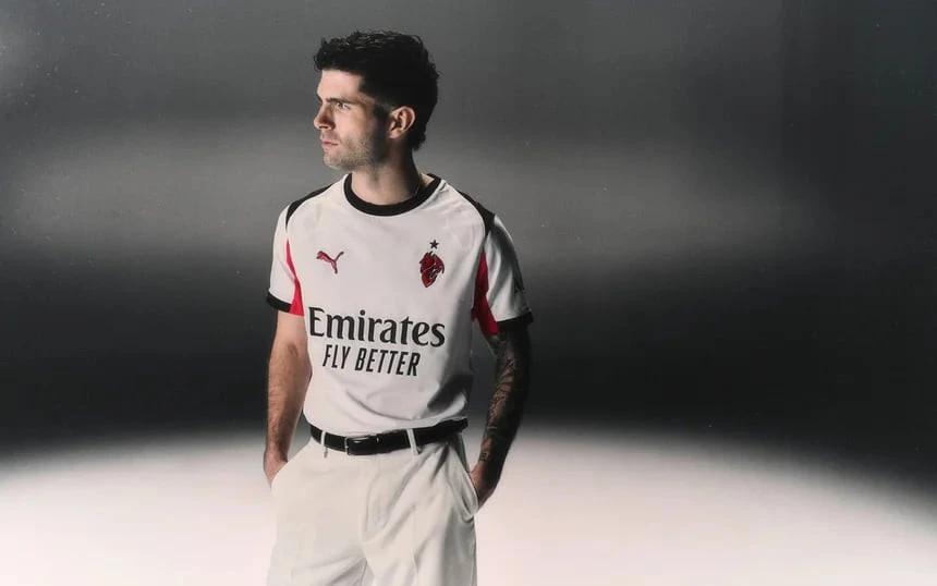 "Milan" səfər formasını təqdim edib - FOTO 