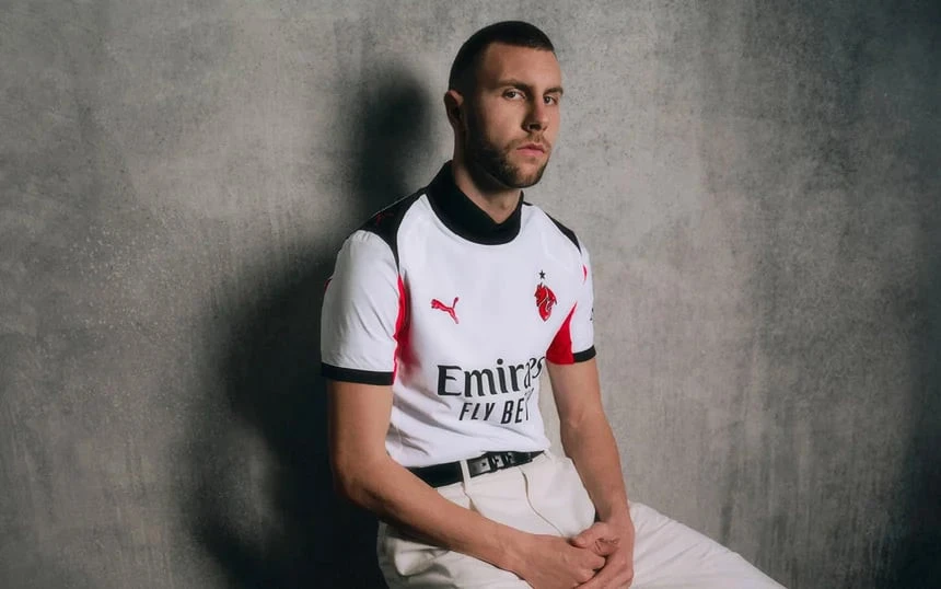 "Milan" səfər formasını təqdim edib - FOTO 