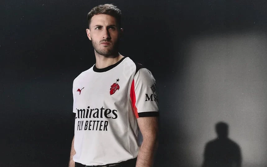 "Milan" səfər formasını təqdim edib - FOTO 