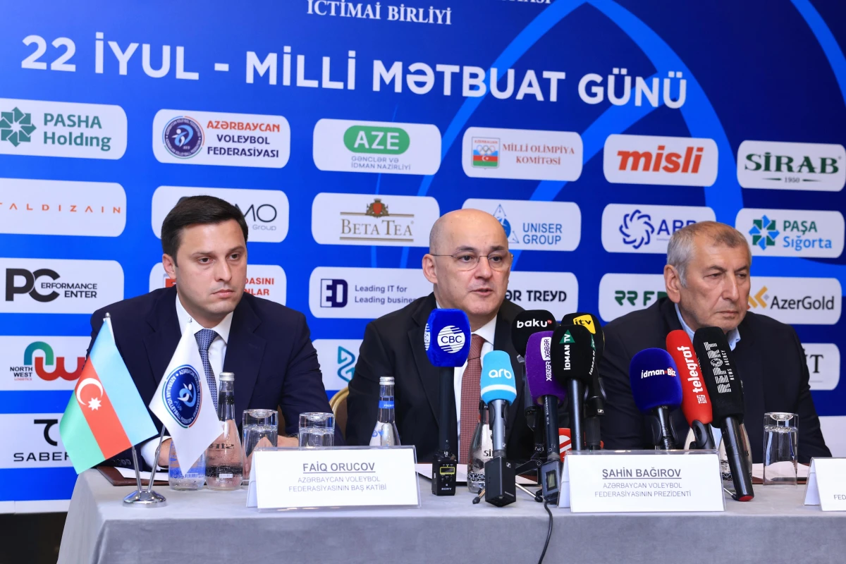 Azərbaycan Voleybol Federasiyası APA-nı təltif edib - FOTO 