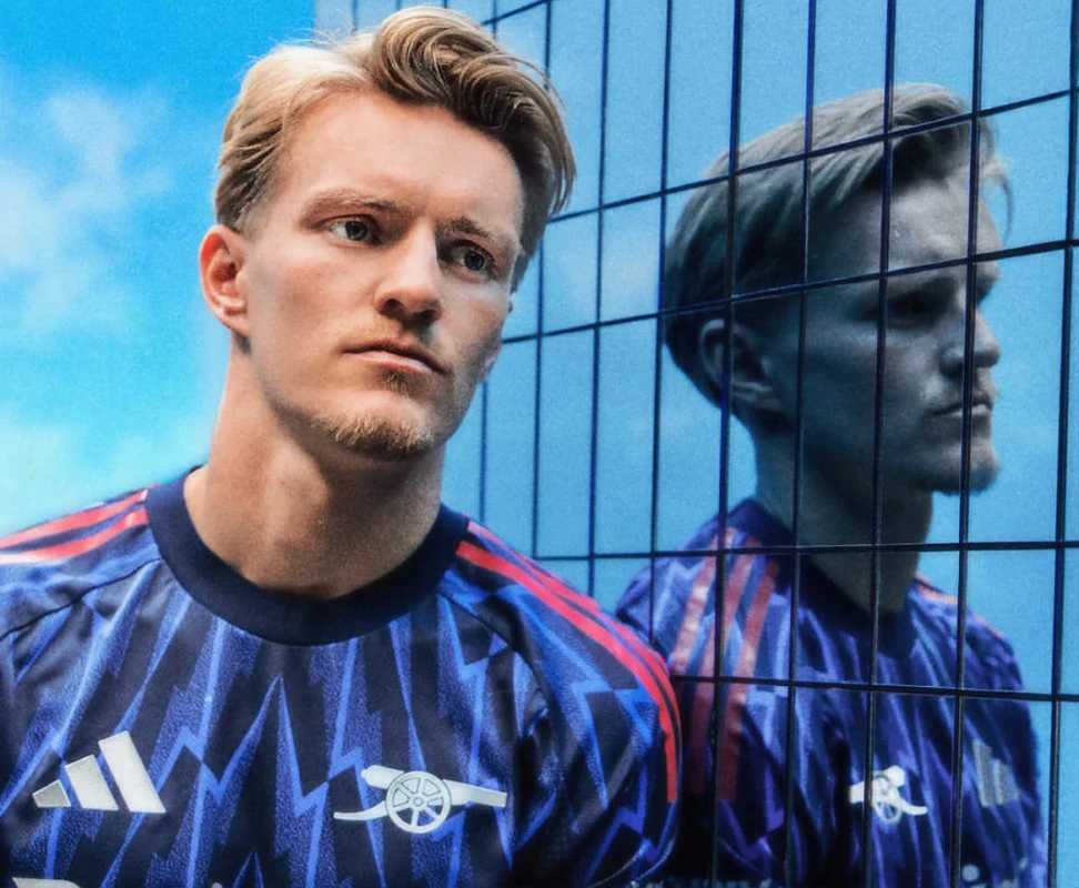 "Arsenal" yeni səfər formasını ictimaiyyətə təqdim edib