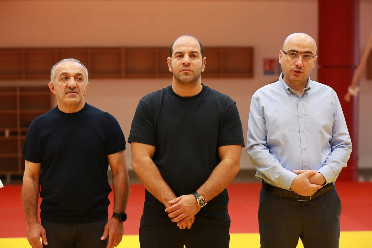 Avropa çempionatında iştirak edəcək cüdoçularla görüş keçirilib - FOTO 