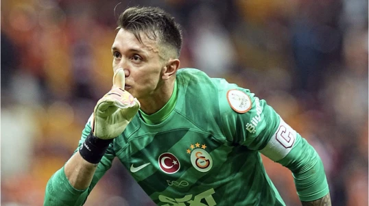 Muslera karyerasını Argentinada davam etdirəcək