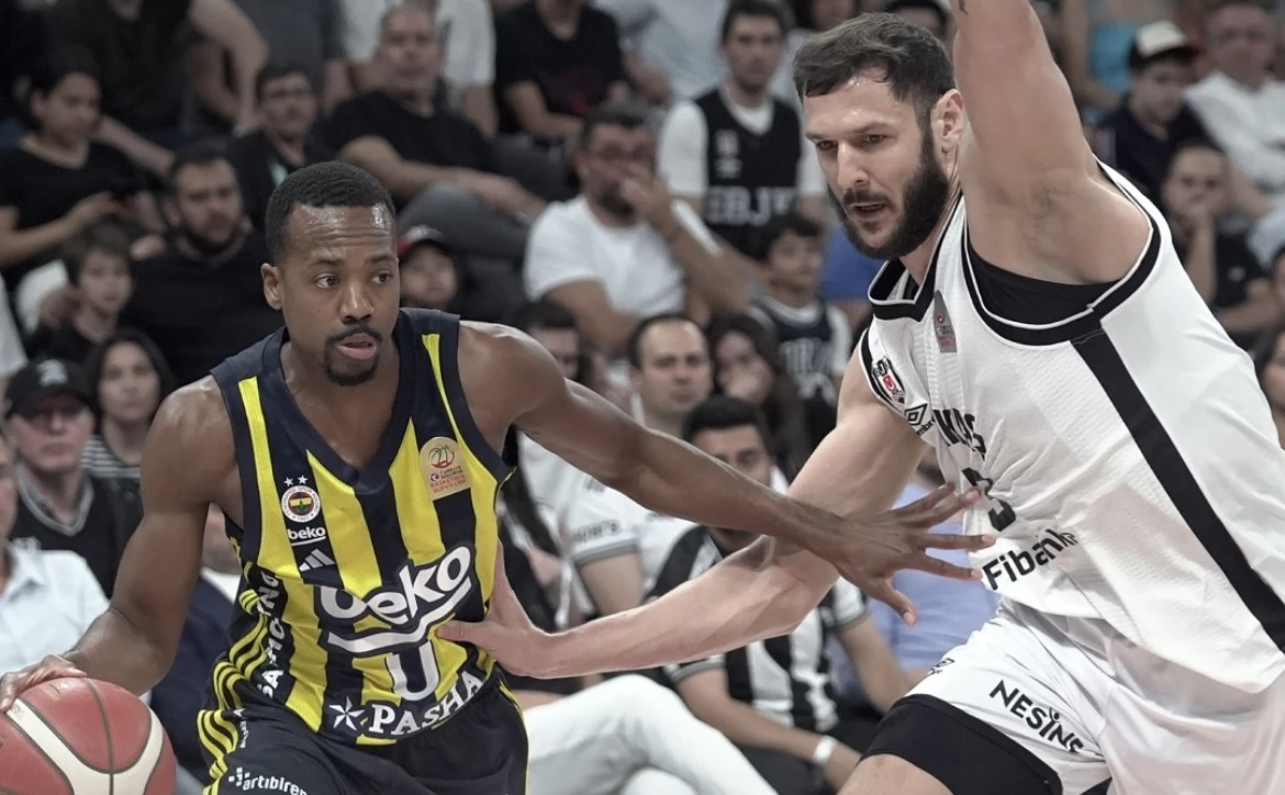 “Fənər” addım-addım çempionluğa