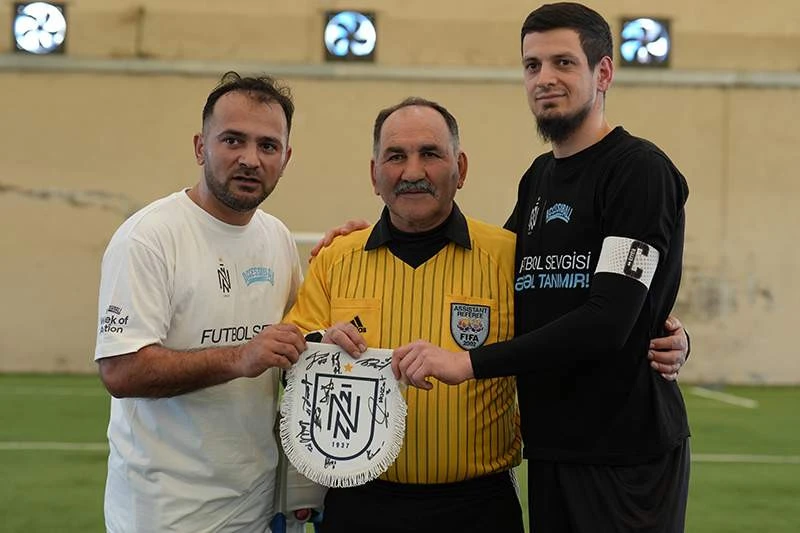 "Neftçi"dən düşüncəli addım: "Futbol sevgisi əngəl tanımır" - FOTO 