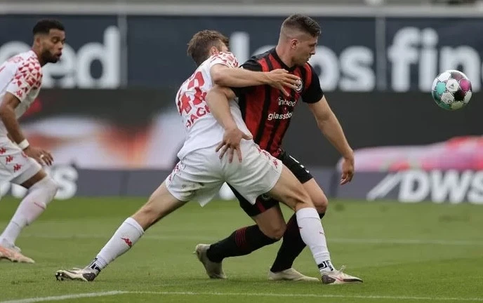 Bundesliqa: Turun son matçında qalib müəyyənləşmədi