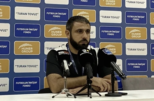 Rəşad Sadıqov: “İnanıram ki, yaxın illərdə süni örtükdən qurtulacağıq”