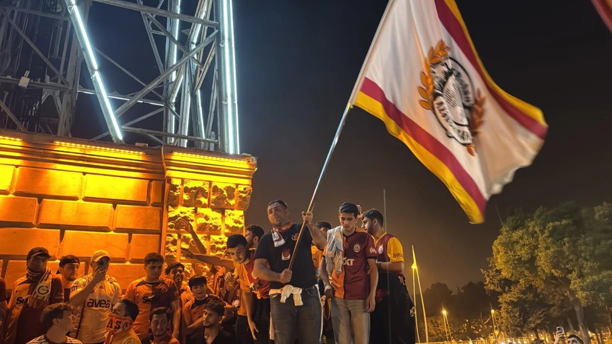 “Qalatasaray”ın 25-ci çempionluğu Bakıda da coşqu ilə qeyd edilib - FOTO+VİDEO 