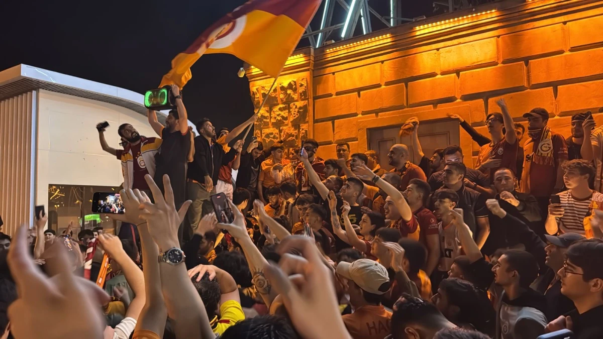 “Qalatasaray”ın 25-ci çempionluğu Bakıda da coşqu ilə qeyd edilib - FOTO+VİDEO 