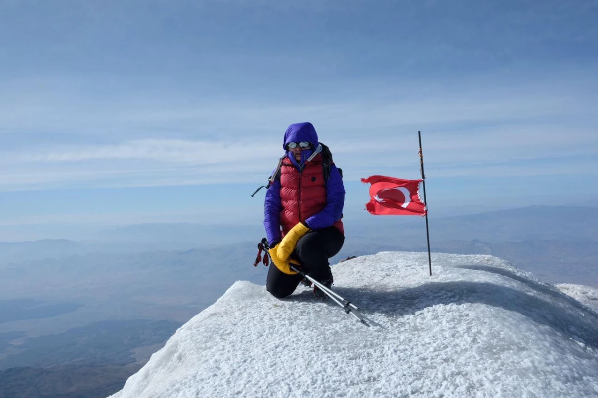 Elmira Aslanova: "Zirvədən enərkən oksigenim demək olar ki, tükənmişdi" - Müsahibə 