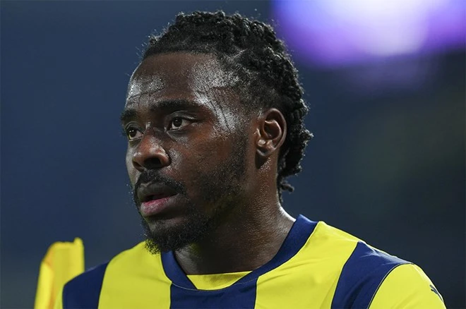 “Fənərbaxça”nın futbolçusu evinin qarət olunması ilə bağlı xəbərlərə münasibət bildirib