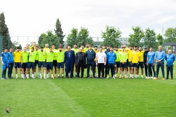 “Kəpəz” düşərgəsində fəxri qonaqlar
