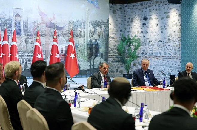 Rəcəb Tayyib Ərdoğan "Qalatasaray"ı qəbul edib - FOTO 