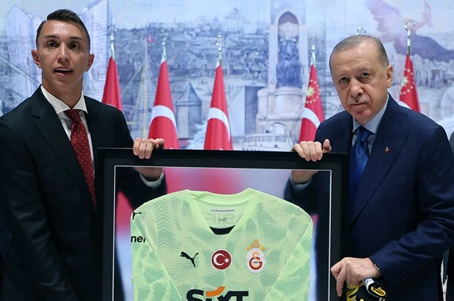 Rəcəb Tayyib Ərdoğan "Qalatasaray"ı qəbul edib - FOTO 