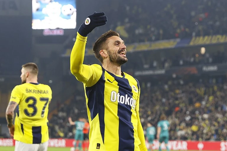 “Fənər”də daha bir ayrılıq - RƏSMİ 