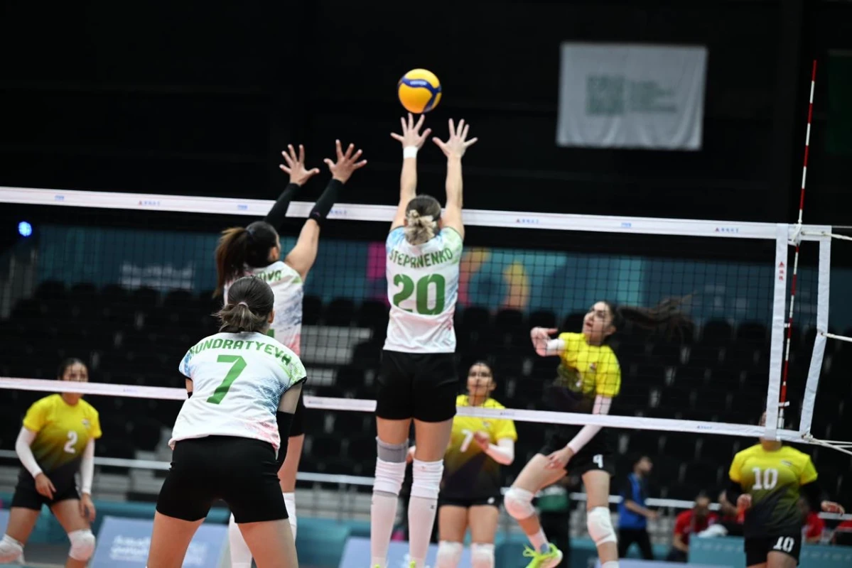 İslam Oyunları: Voleybolçularımız Tacikistanı darmadağın edib - FOTO 