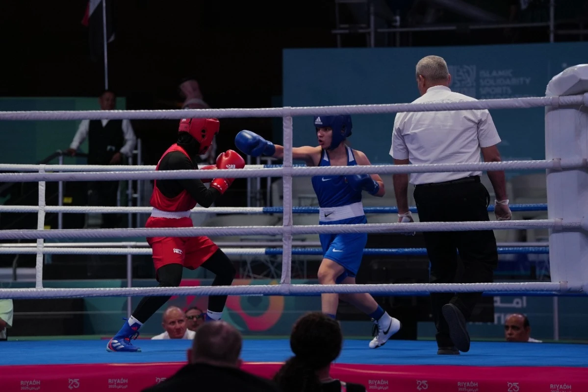 Boksçumuz İslamiadaya qələbə ilə başlayıb - FOTO 