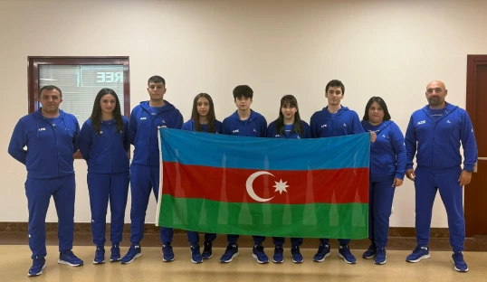 Stolüstü tennisçilər Ər-Riyada yollanıblar