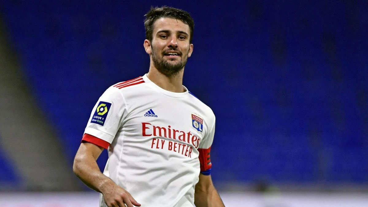 Sabiq "Qalatasaray"lı karyerasını bitirib