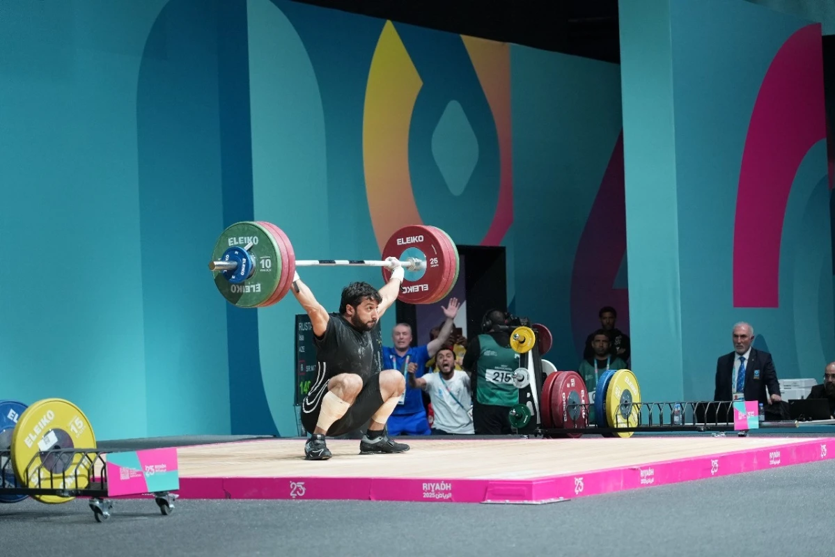 İsa Rüstəmov İslamiadada üç medal qazandı - FOTO 