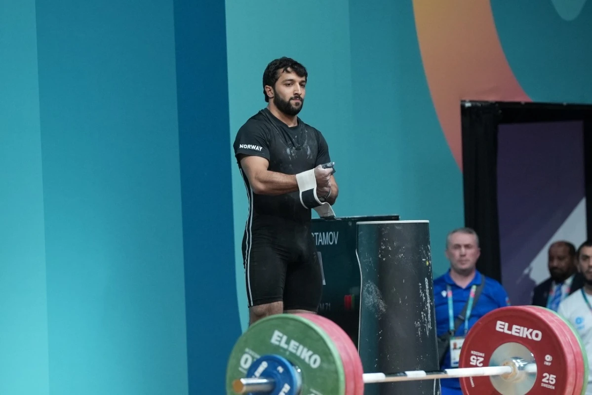 İsa Rüstəmov İslamiadada üç medal qazandı - FOTO 