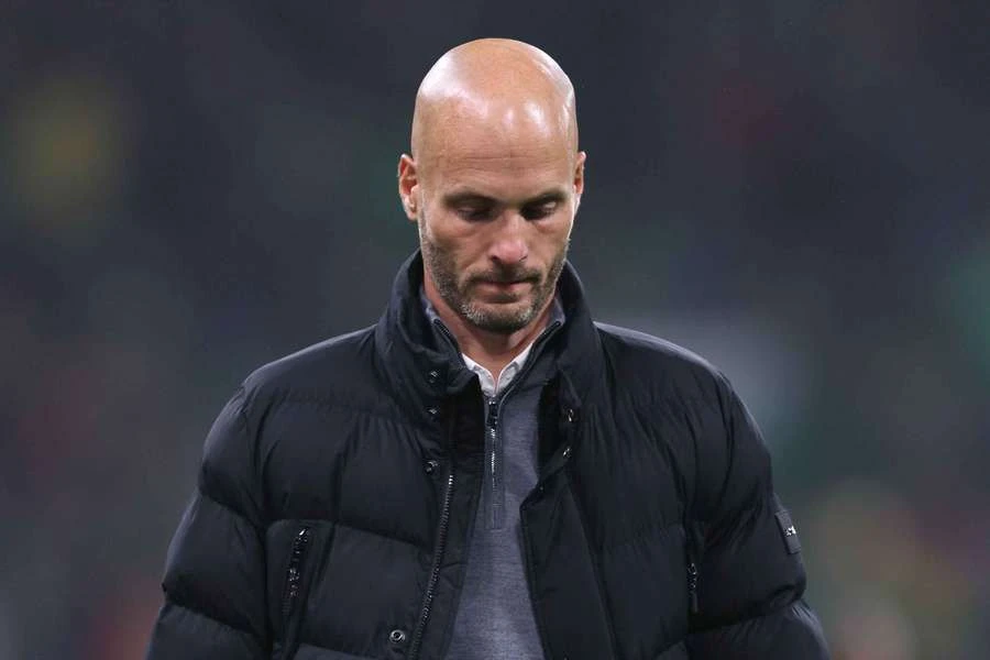 “Ayaks” Pol Simonislə danışıqlara başlayıb