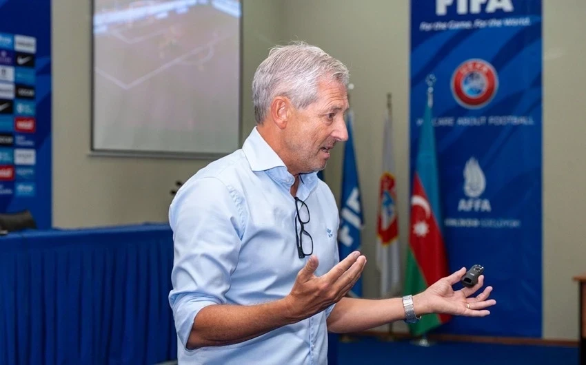 De Blekere mübahisəli epizodları şərh edib - VİDEO 