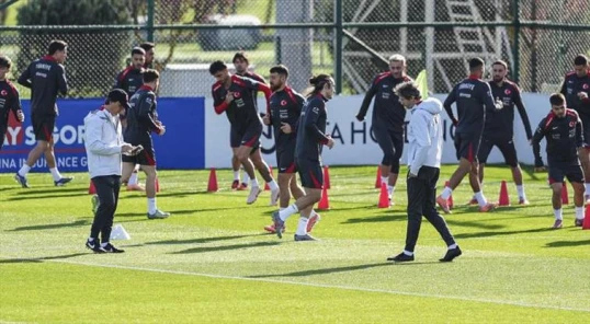 Türkiyə millisinin heyətində dəyişiklik olub