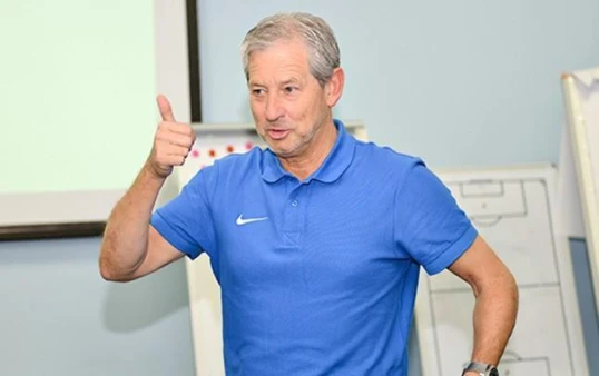 De Blekere bu dəfə hakimlərdən yana oldu - VİDEO 