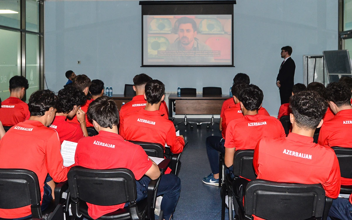 Millimizin futbolçuları üçün danışılmış oyunlara qarşı sessiya keçirilib - FOTO 