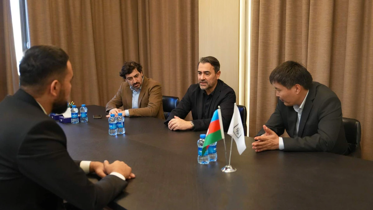 Qırğızıstan klubunun nümayəndələri “Neftçi”nin rəsmiləri ilə görüşüblər - FOTO