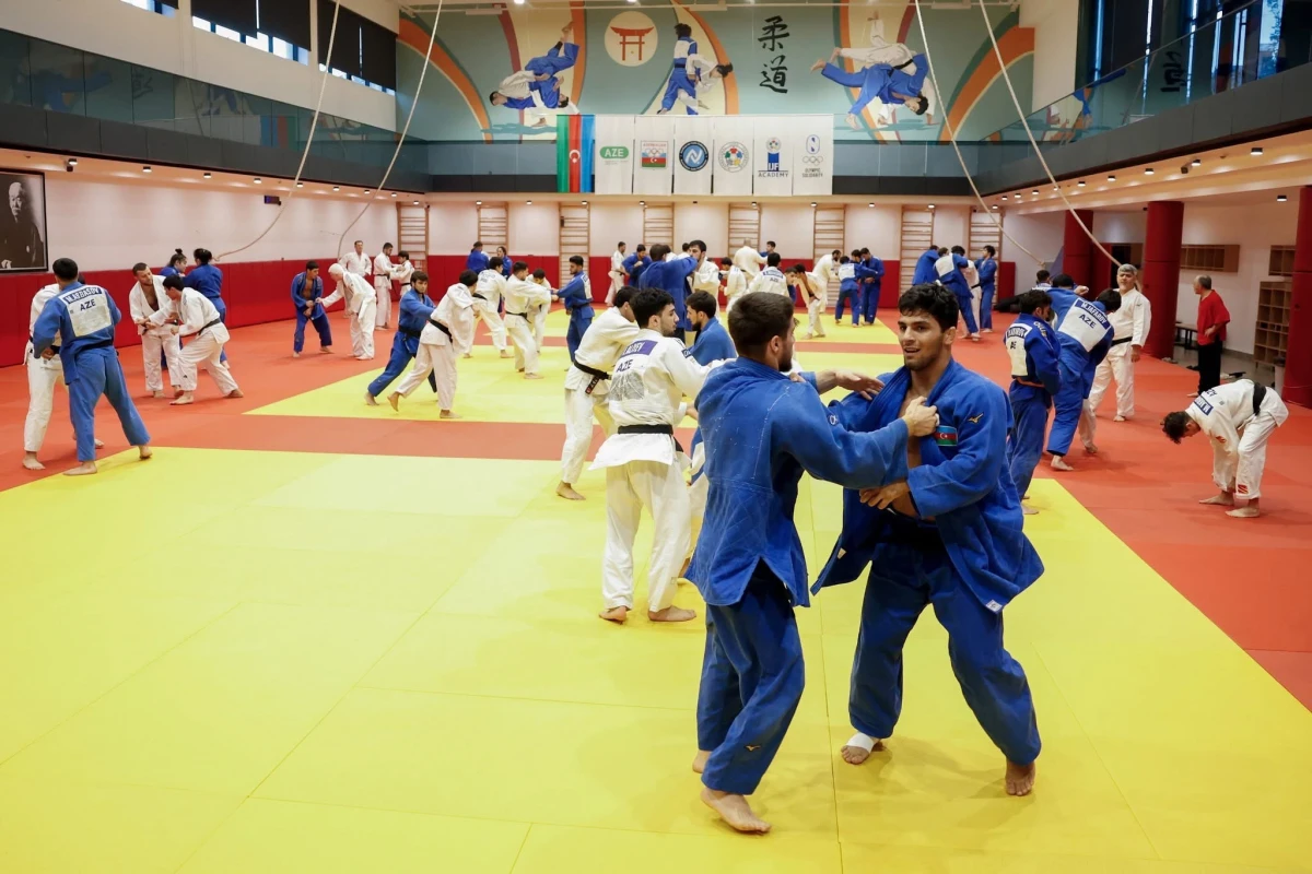 Bakıda paracüdoçuların olimpiyaçılarla birlikdə məşqlərinə start verilib - FOTO